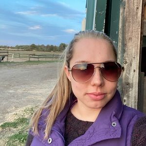 Meet your Posher, Bethany